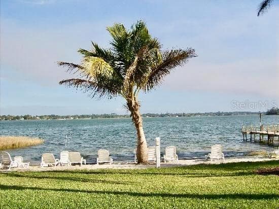 16 PALM CIRCLE — photo 32 of 32