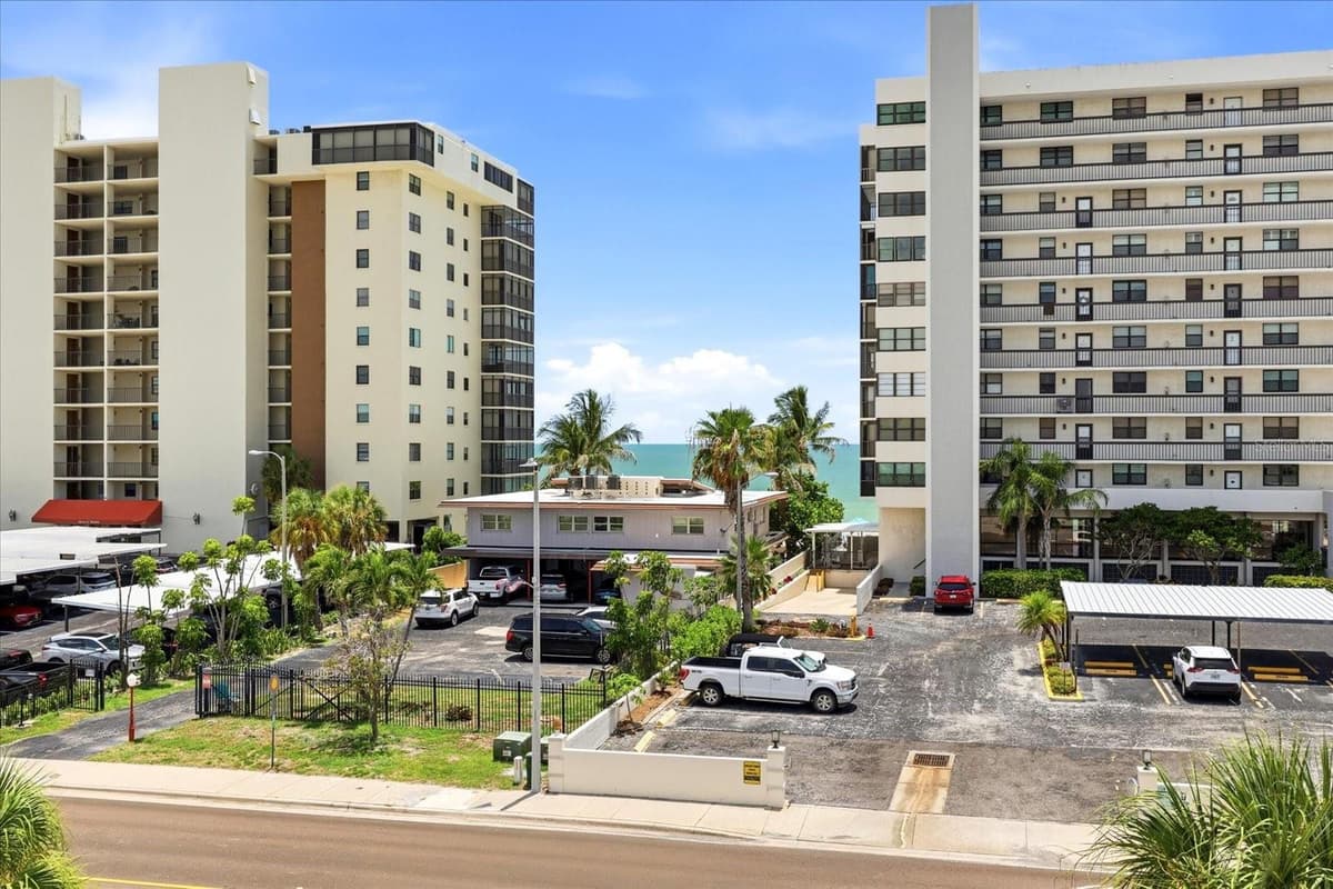 15467 GULF BOULEVARD — photo 46 of 85