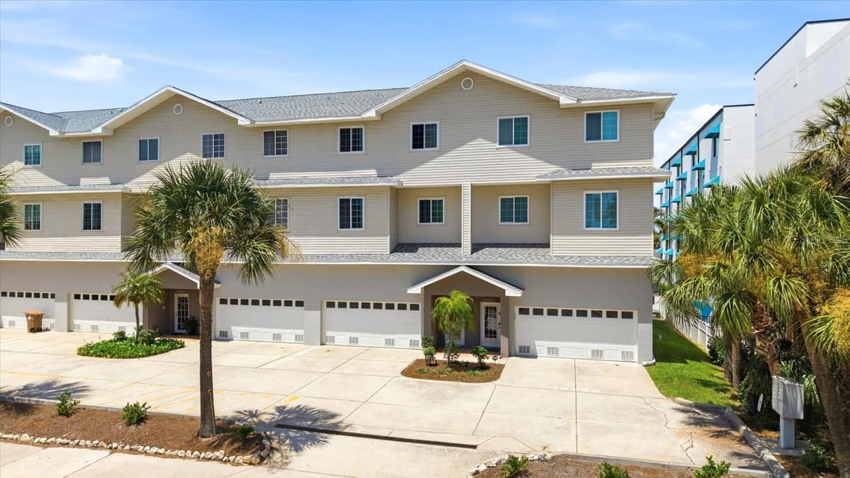 15467 GULF BOULEVARD — photo 70 of 85