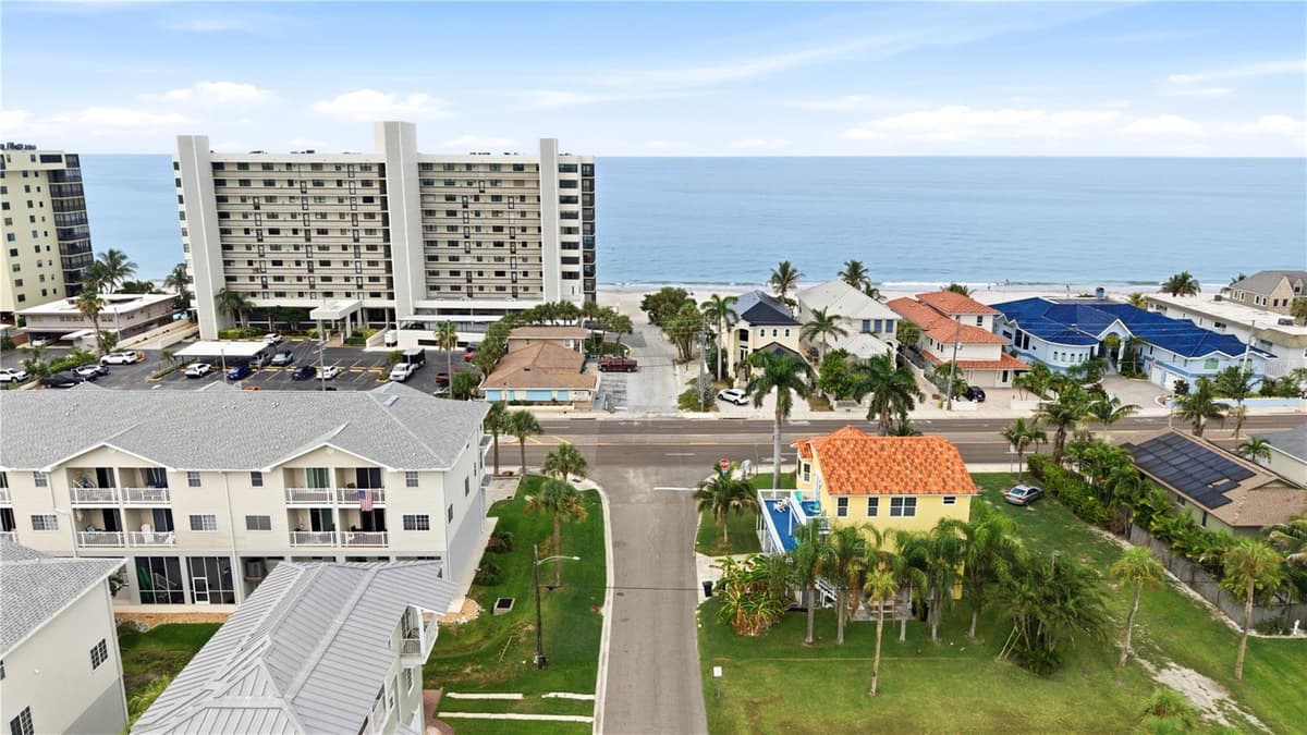 15467 GULF BOULEVARD — photo 76 of 85