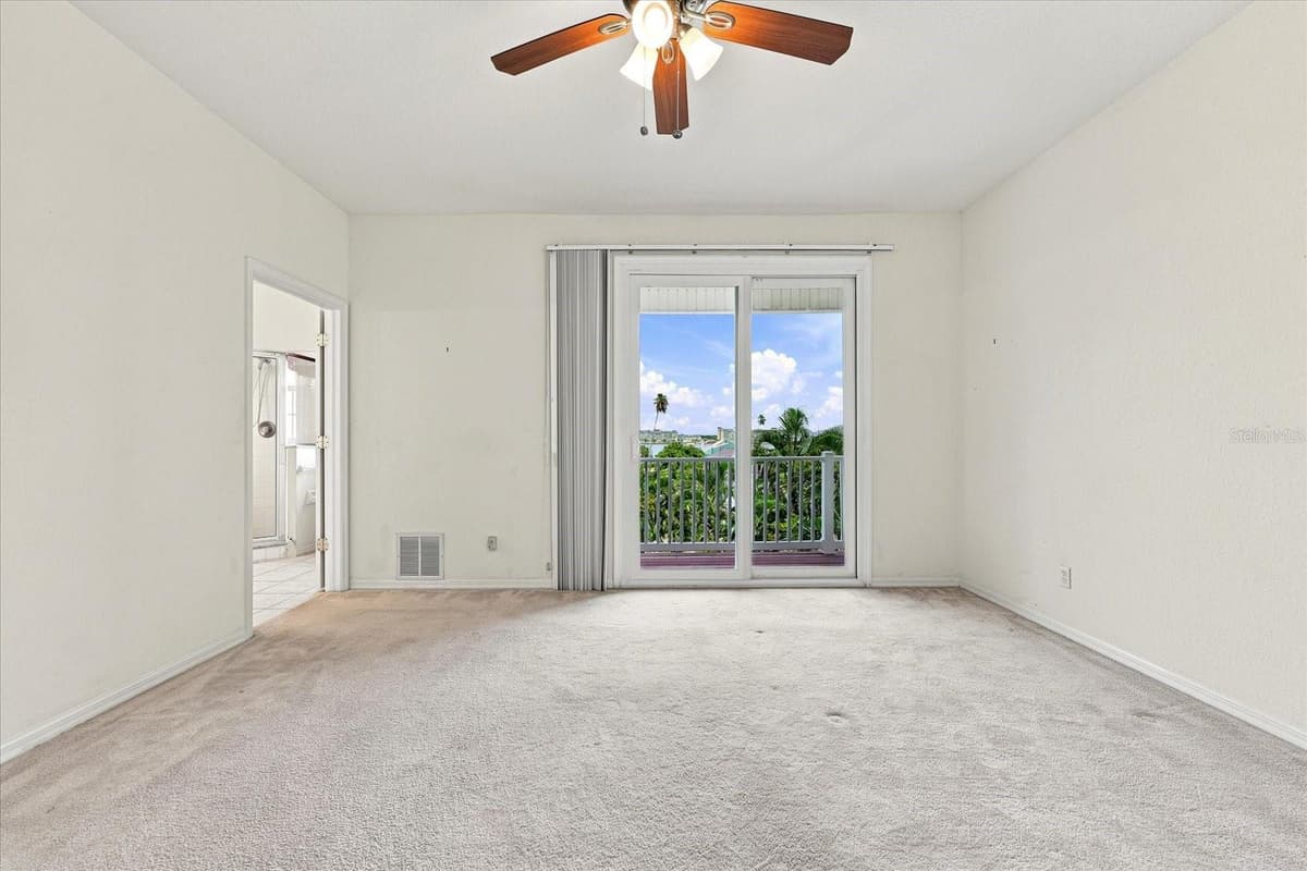 15467 GULF BOULEVARD — photo 34 of 85