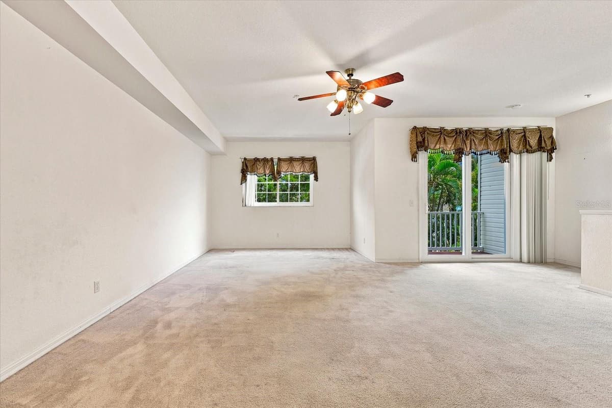 15467 GULF BOULEVARD — photo 16 of 85