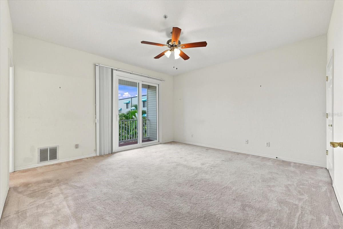 15467 GULF BOULEVARD — photo 32 of 85