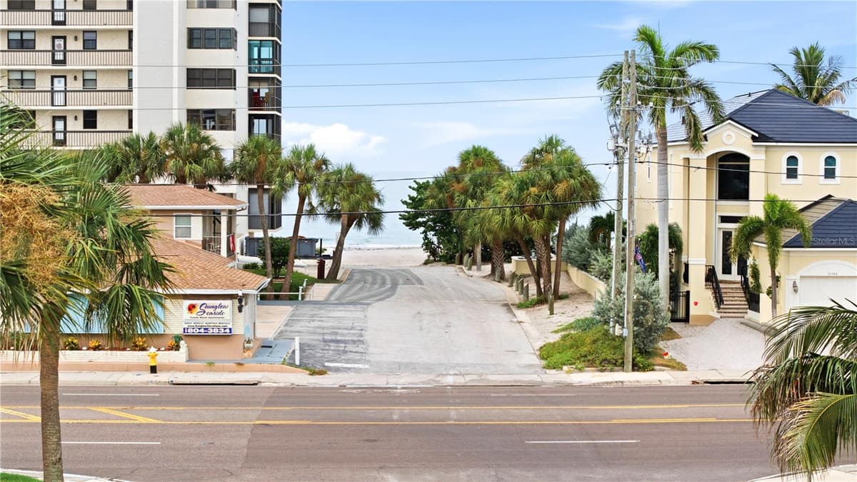 15467 GULF BOULEVARD — photo 75 of 85