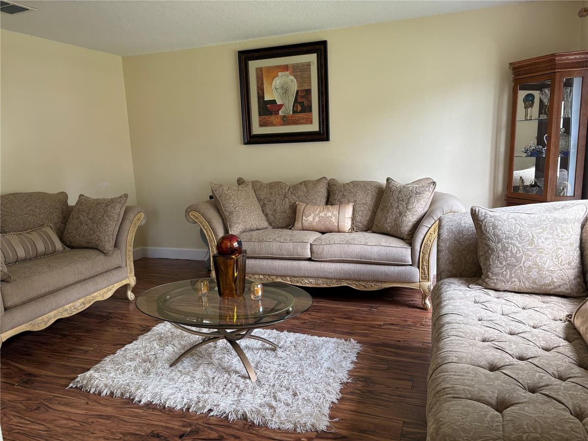 1072 ROYAL MARQUIS CIRCLE — photo 4 of 25