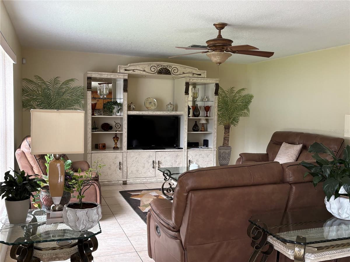 1072 ROYAL MARQUIS CIRCLE — photo 13 of 25
