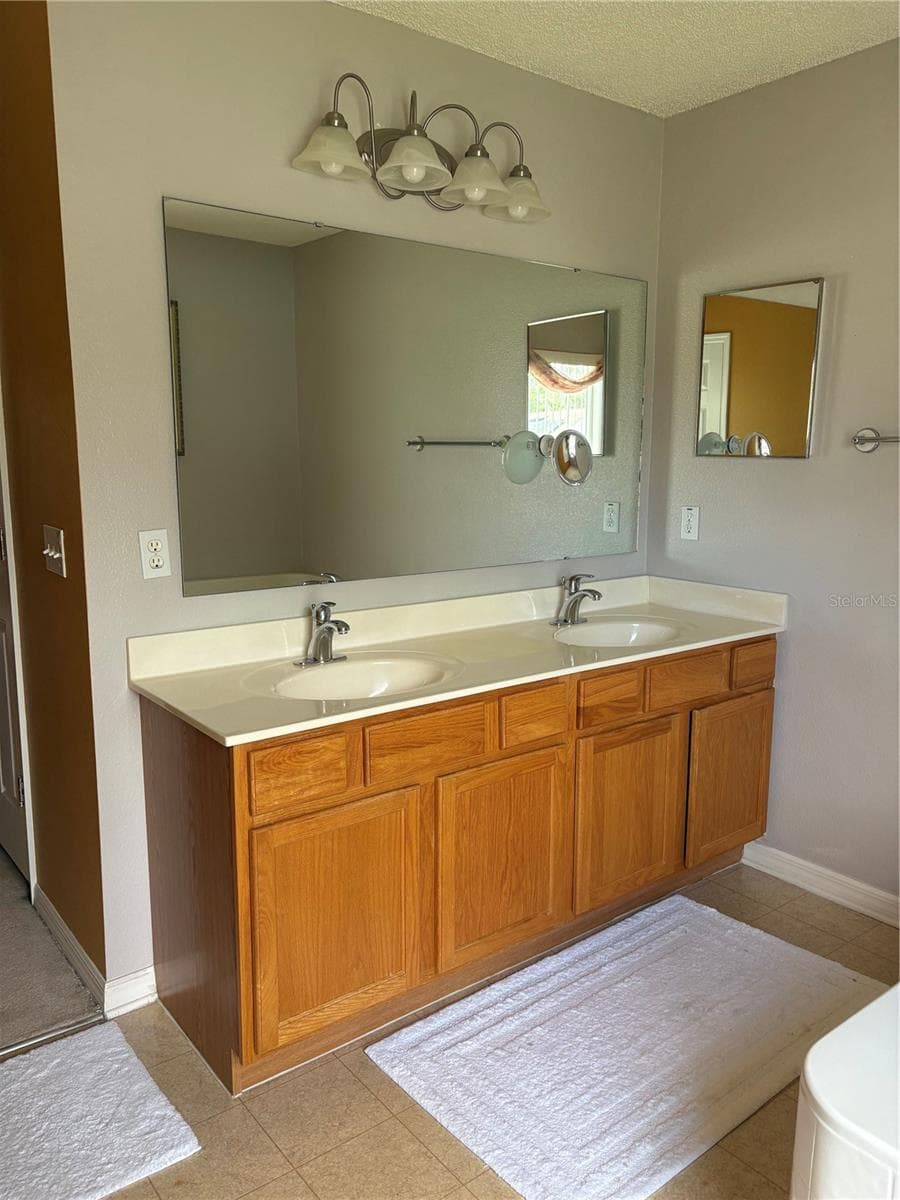 1072 ROYAL MARQUIS CIRCLE — photo 16 of 25