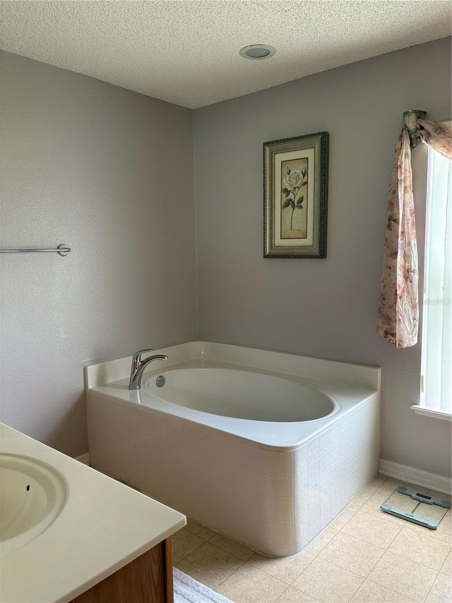 1072 ROYAL MARQUIS CIRCLE — photo 17 of 25