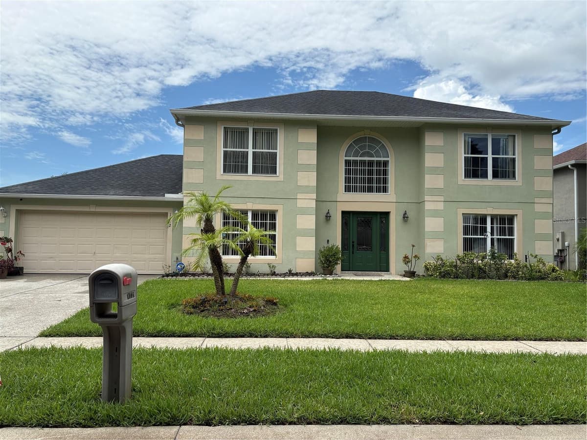 1072 ROYAL MARQUIS CIRCLE — photo 1 of 25