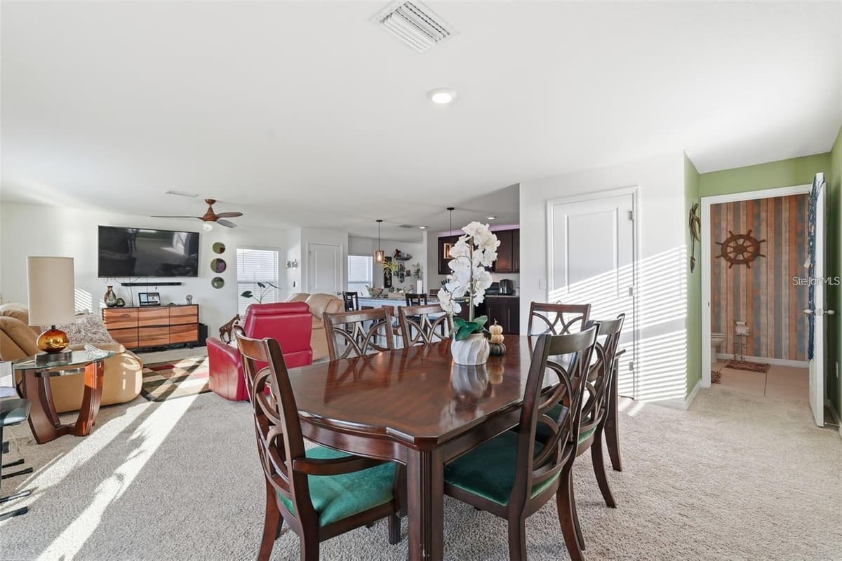 7811 DAVIE RAY DRIVE — photo 14 of 37
