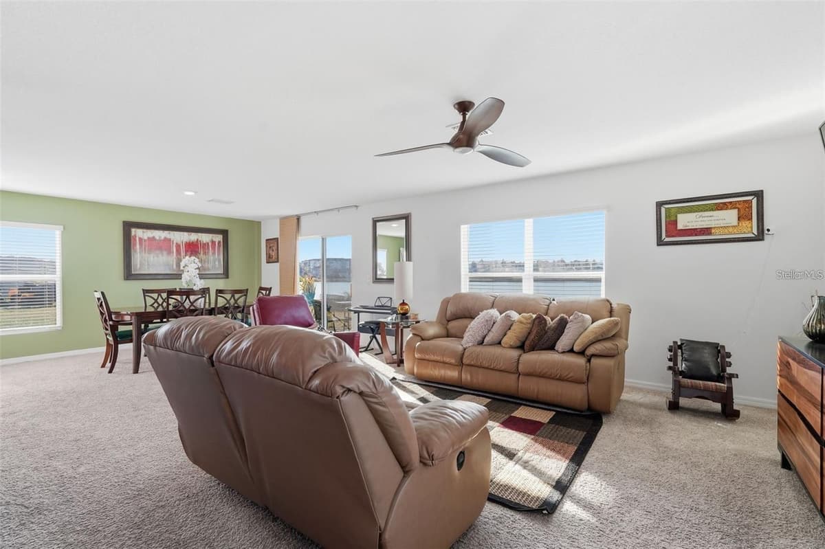 7811 DAVIE RAY DRIVE — photo 12 of 37