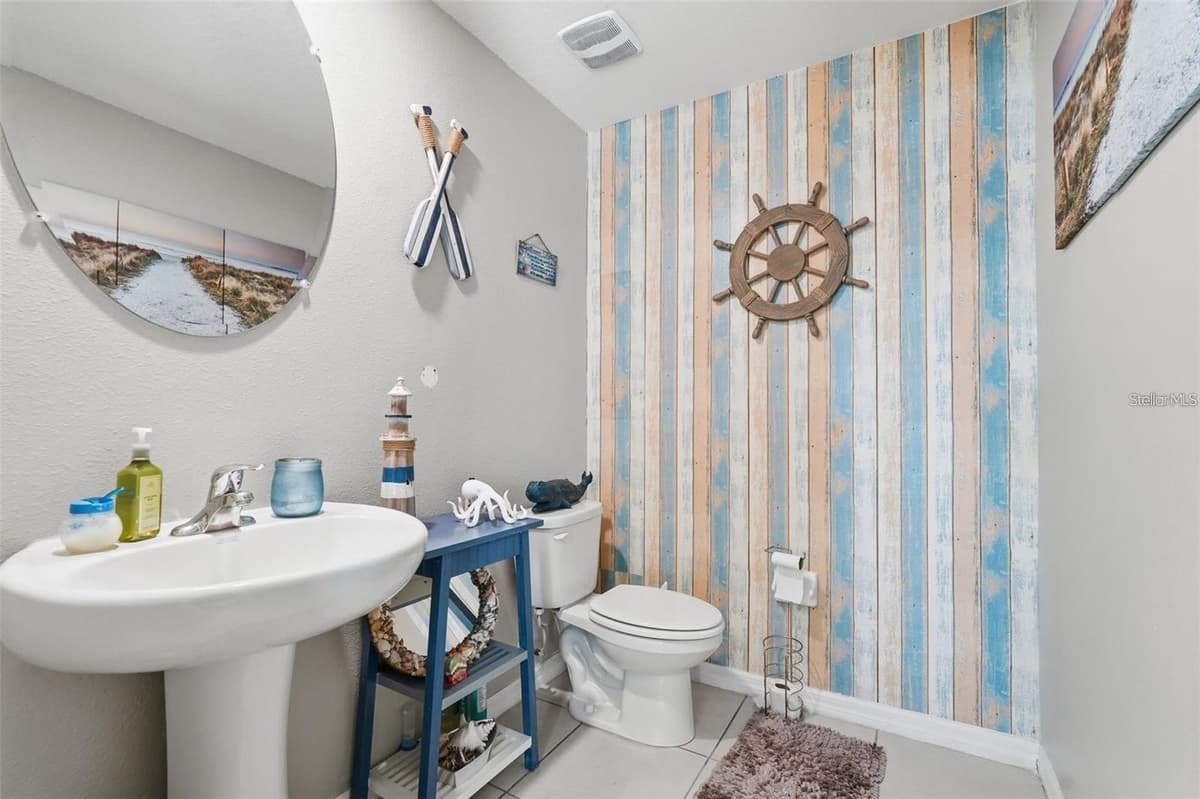 7811 DAVIE RAY DRIVE — photo 15 of 37