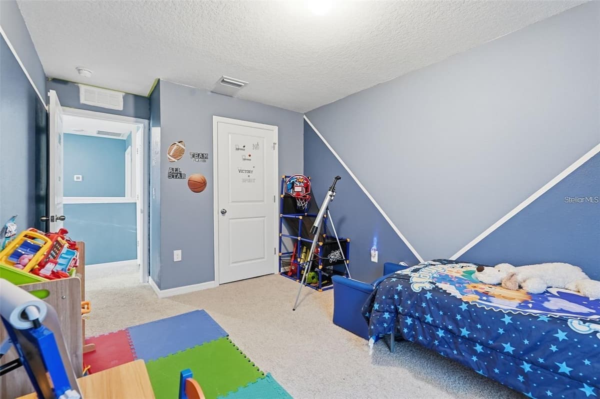 7811 DAVIE RAY DRIVE — photo 16 of 37