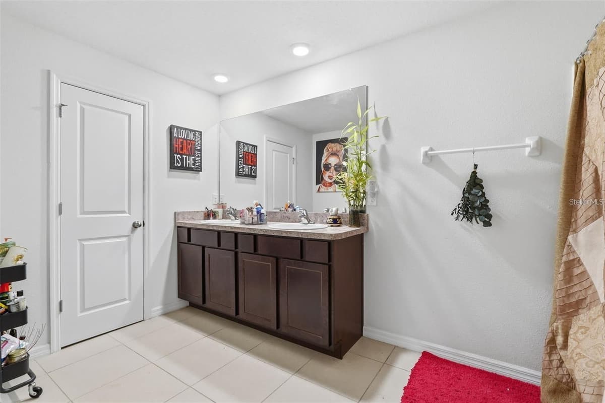 7811 DAVIE RAY DRIVE — photo 29 of 37