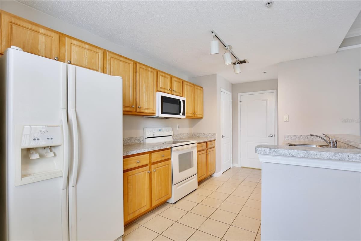 12203 WILD IRIS WAY — photo 9 of 26