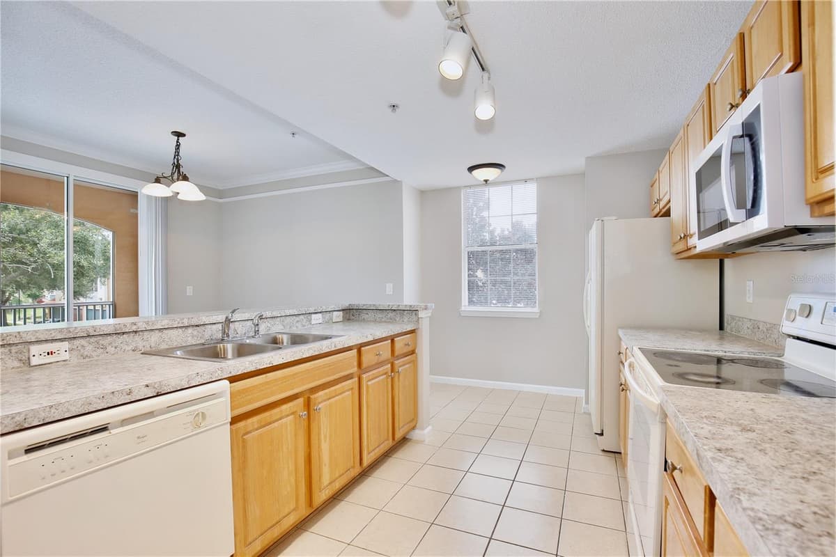 12203 WILD IRIS WAY — photo 8 of 26