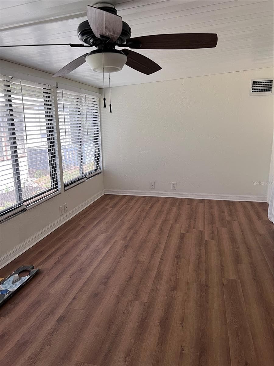 3326 DENISE DRIVE — photo 13 of 22