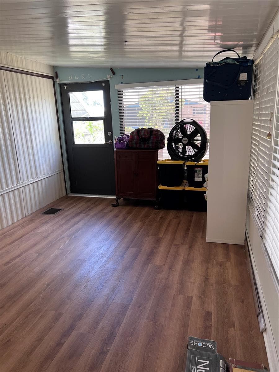 3326 DENISE DRIVE — photo 14 of 22