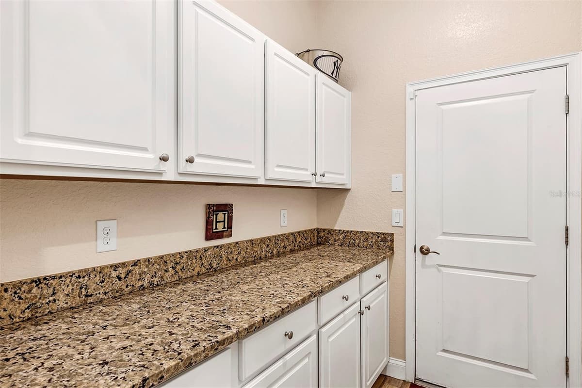 340 RUTH JENNINGS DRIVE — photo 13 of 31