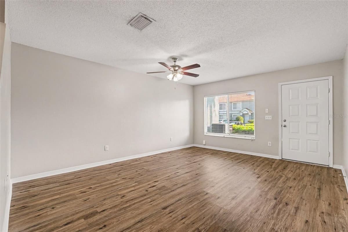 2125 FLUORSHIRE DRIVE — photo 3 of 18