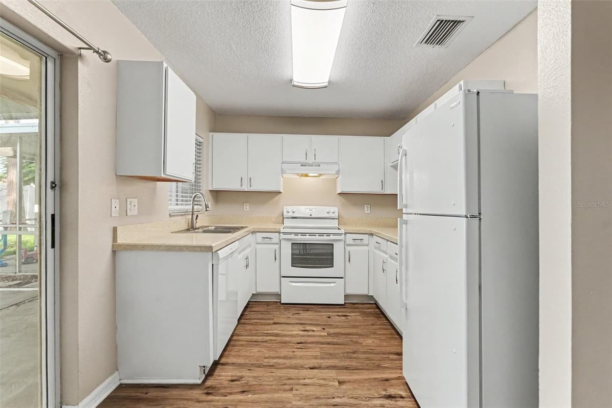 2125 FLUORSHIRE DRIVE — photo 6 of 18