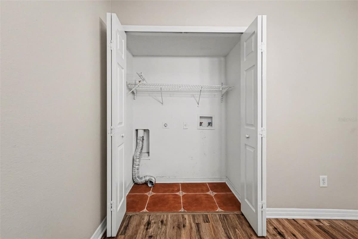 2125 FLUORSHIRE DRIVE — photo 14 of 18