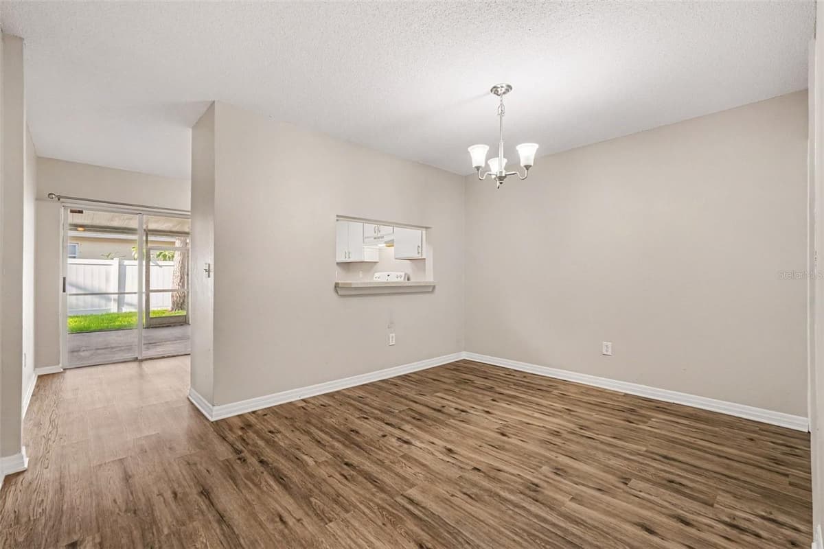 2125 FLUORSHIRE DRIVE — photo 8 of 18
