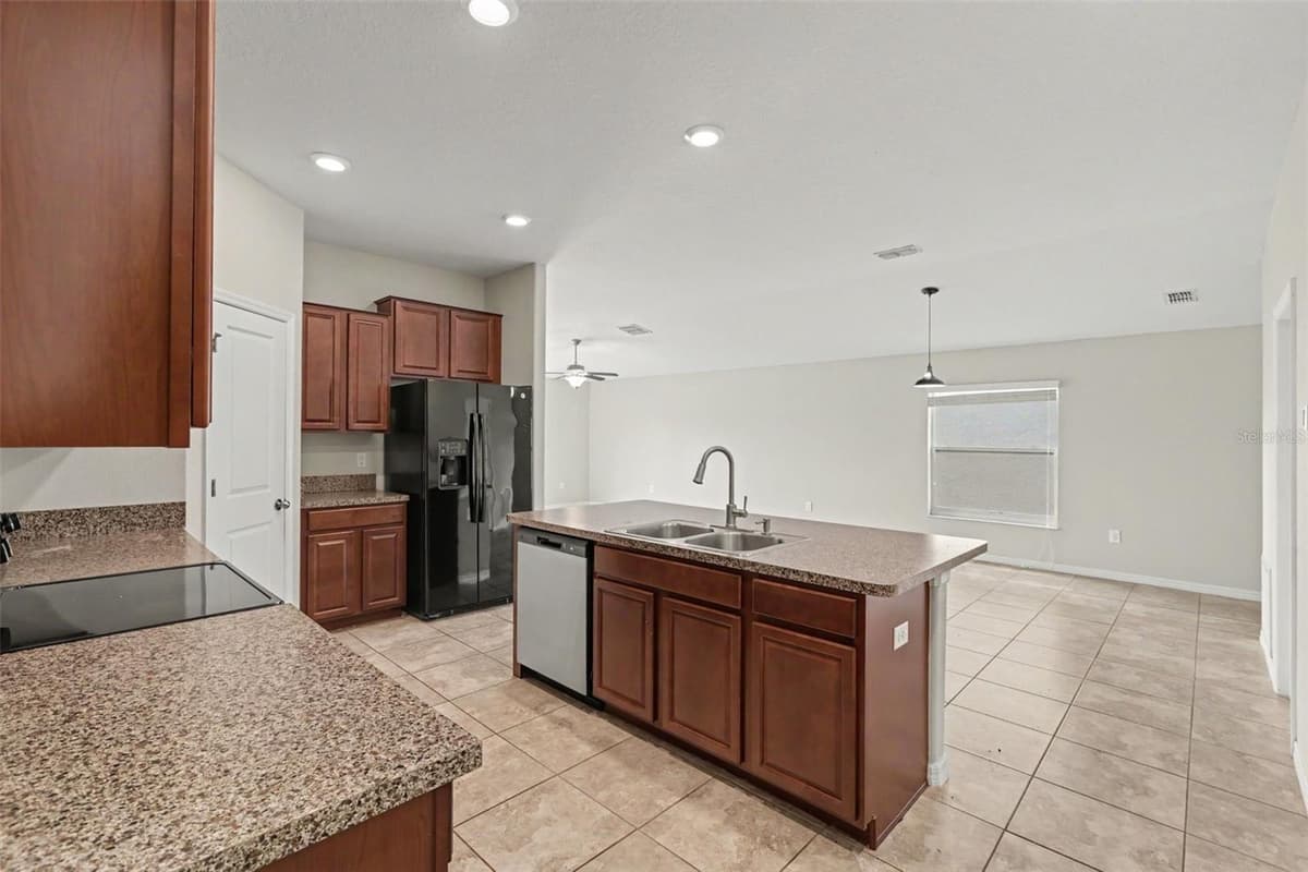 204 ENGLISH CHANNEL PLACE — photo 6 of 16