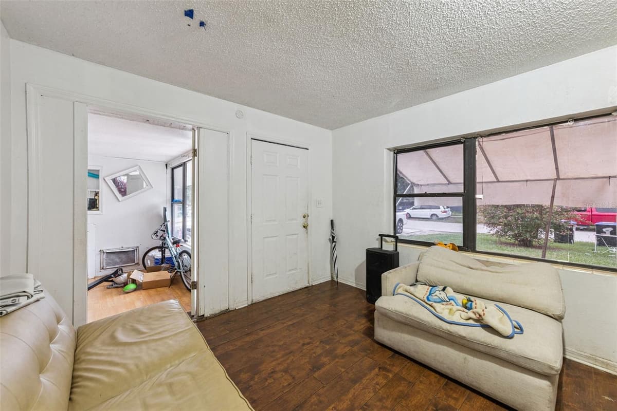 1411 35TH STREET — photo 6 of 20