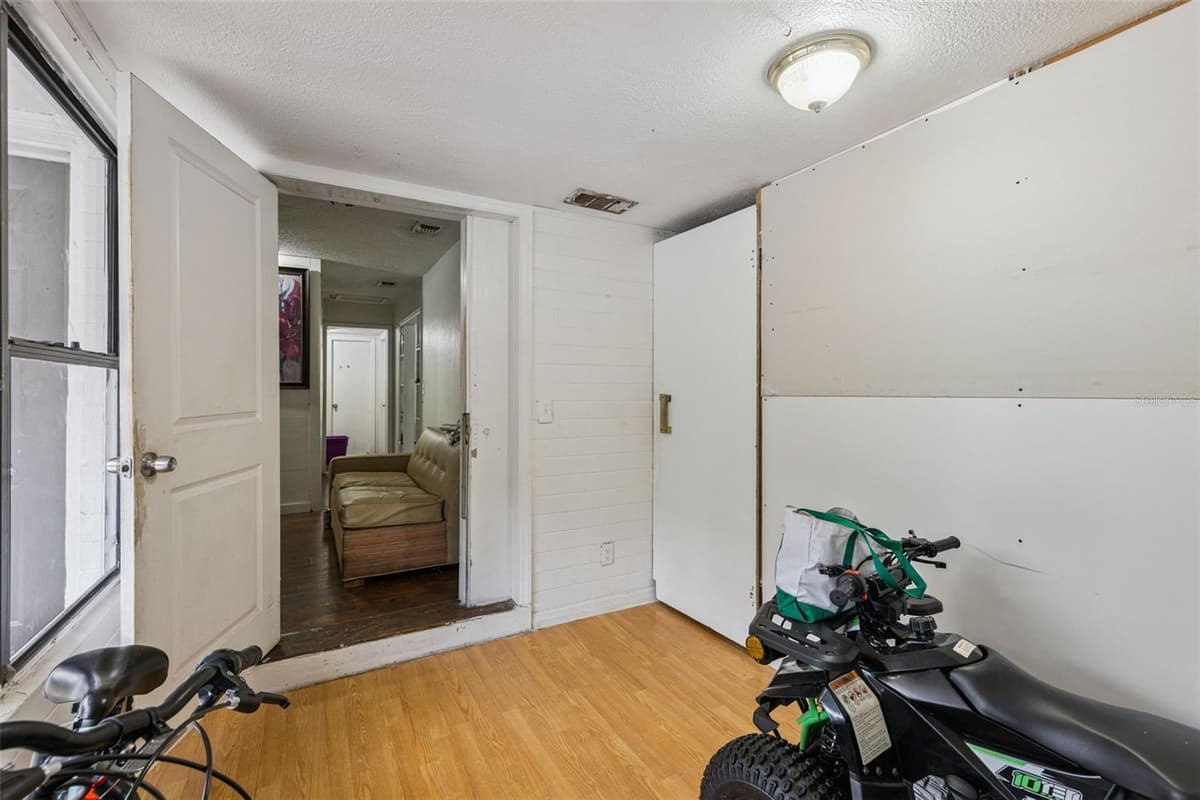 1411 35TH STREET — photo 15 of 20