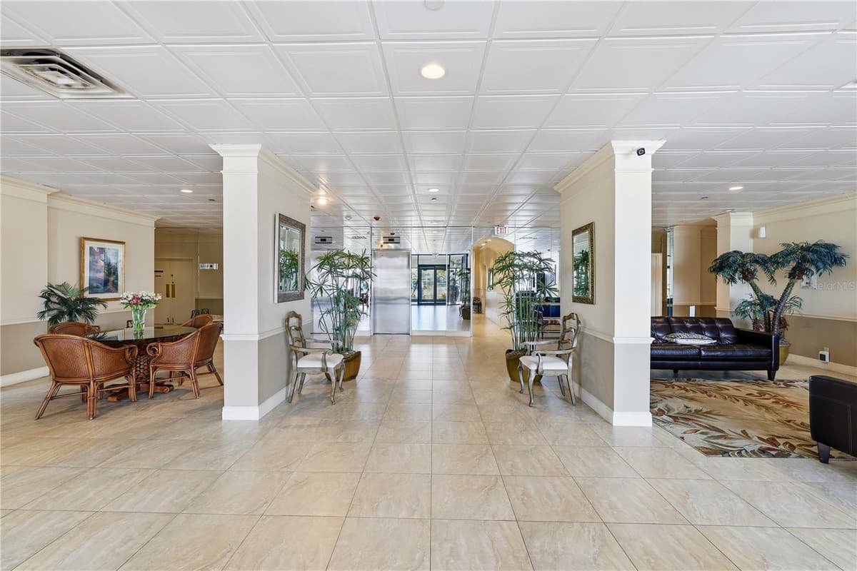 1621 GULF BOULEVARD — photo 44 of 66