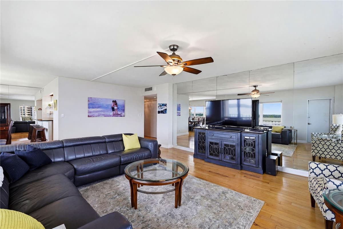 1621 GULF BOULEVARD — photo 12 of 66