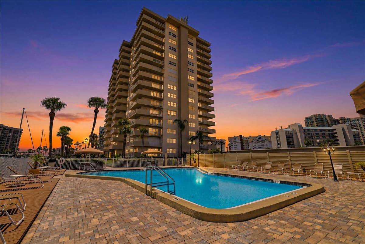 1621 GULF BOULEVARD — photo 35 of 66