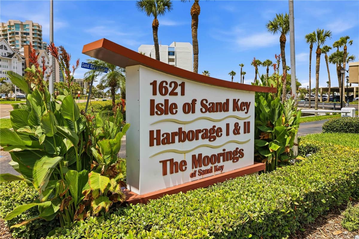 1621 GULF BOULEVARD — photo 34 of 66