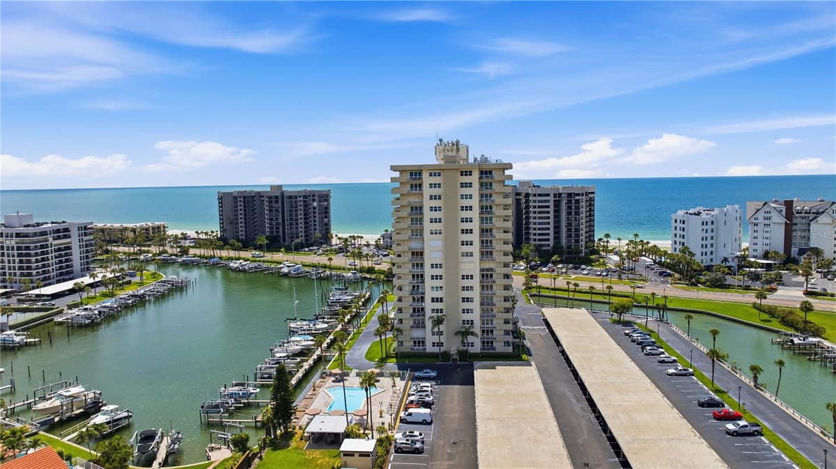 1621 GULF BOULEVARD — photo 54 of 66