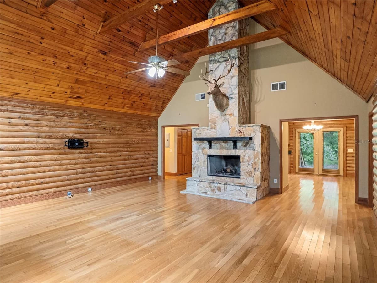 712 MALLARD DRIVE — photo 14 of 36