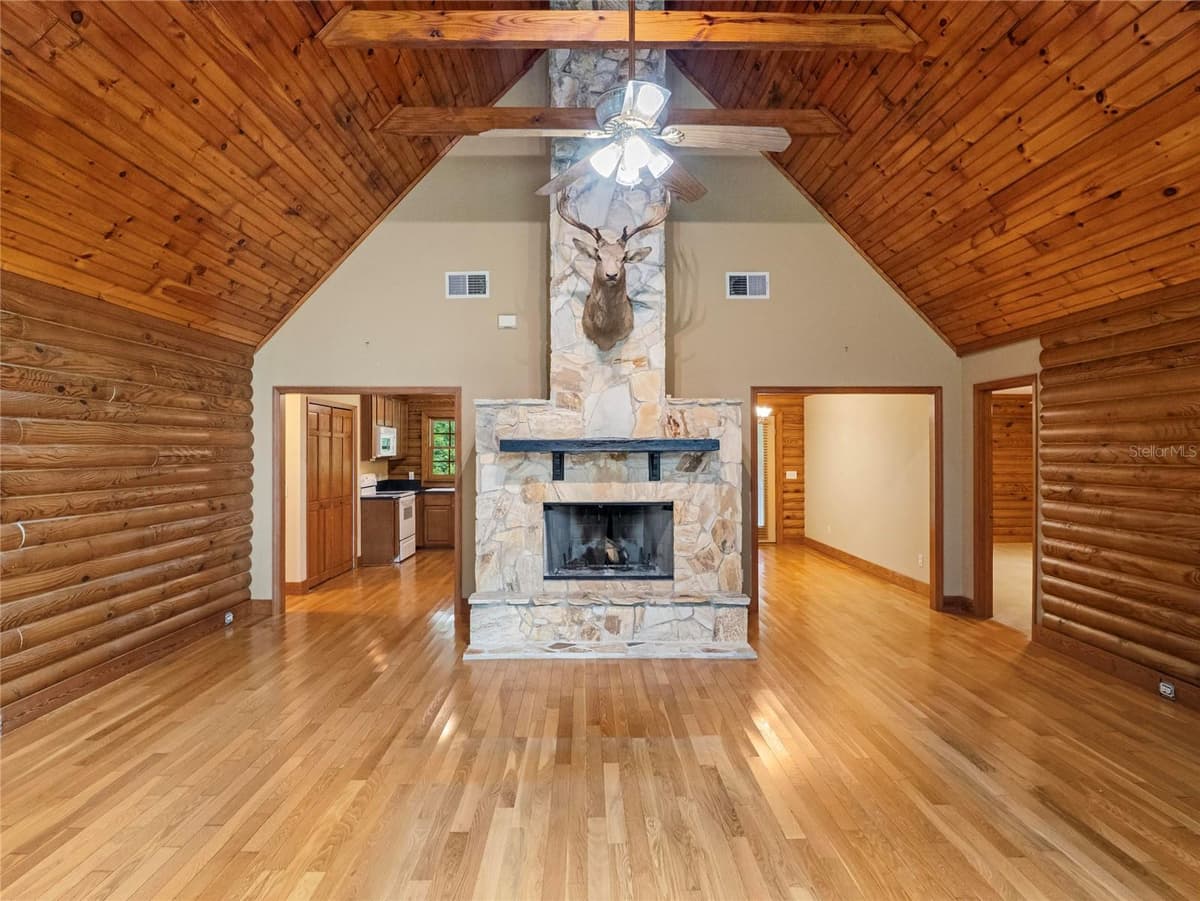 712 MALLARD DRIVE — photo 15 of 36