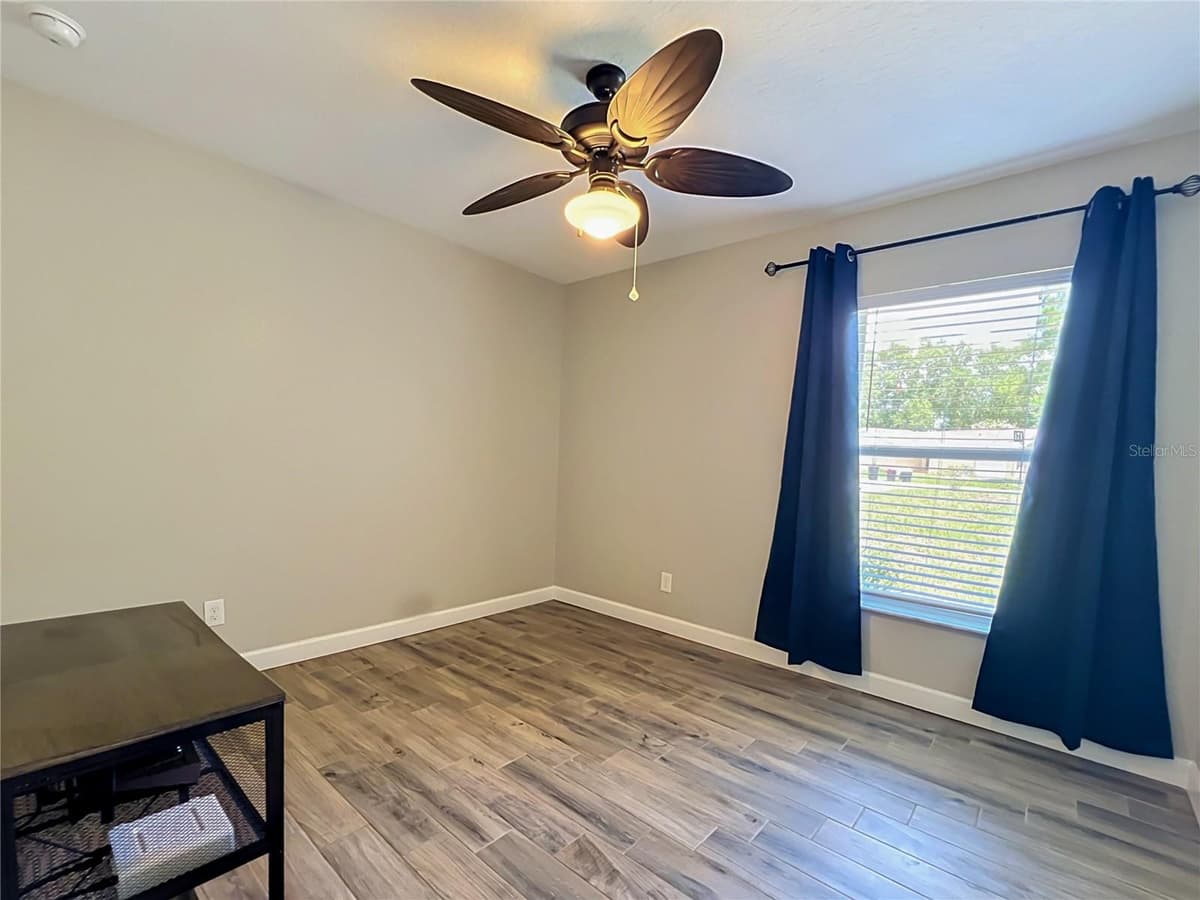 1193 LAKE LUCERNE CIRCLE — photo 16 of 39