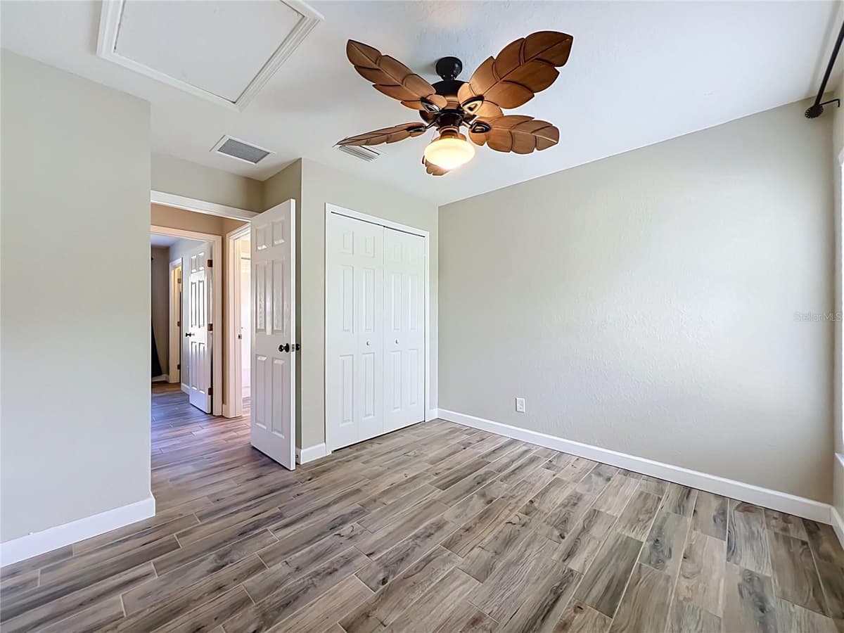 1193 LAKE LUCERNE CIRCLE — photo 21 of 39