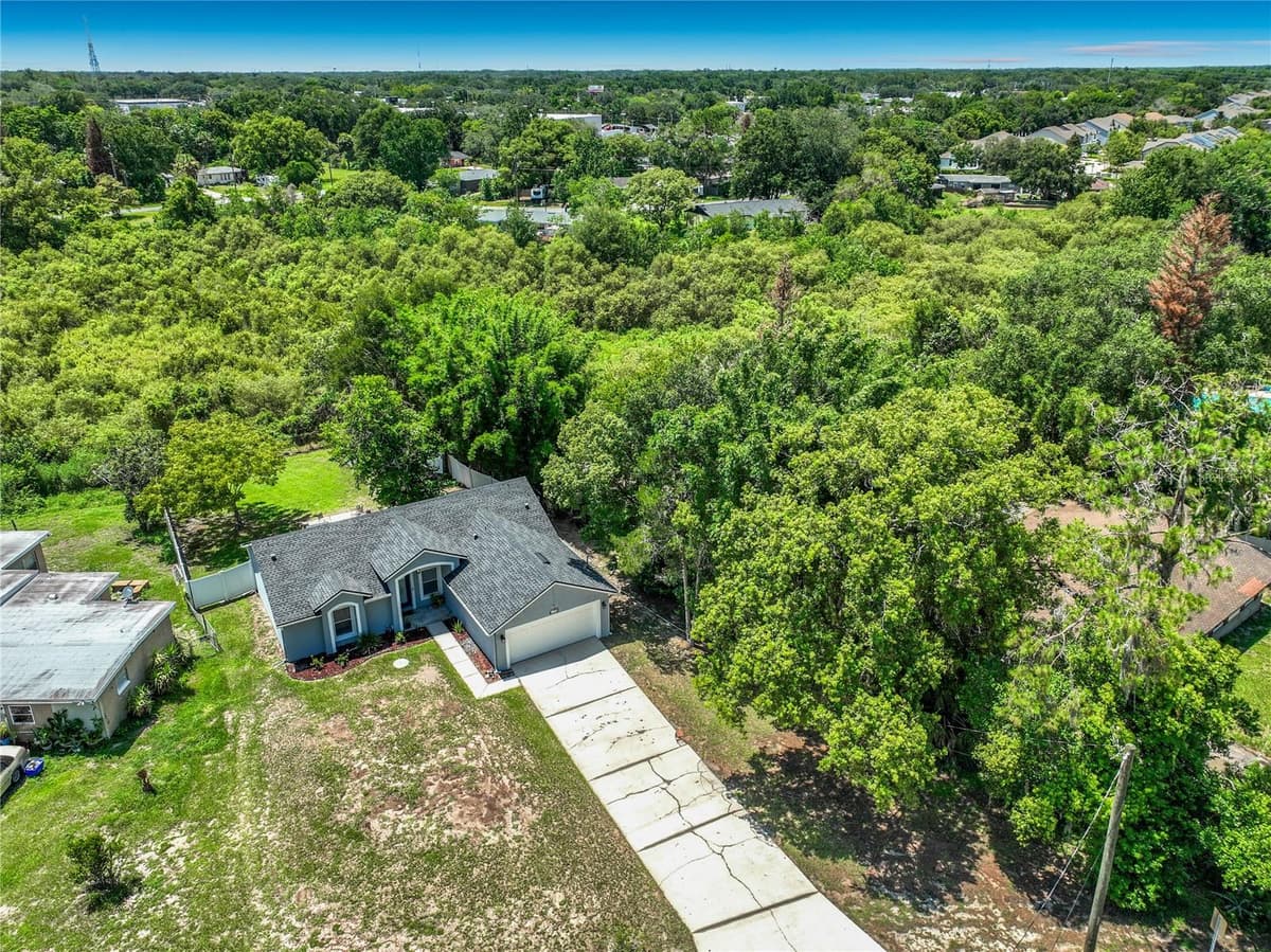 1193 LAKE LUCERNE CIRCLE — photo 38 of 39