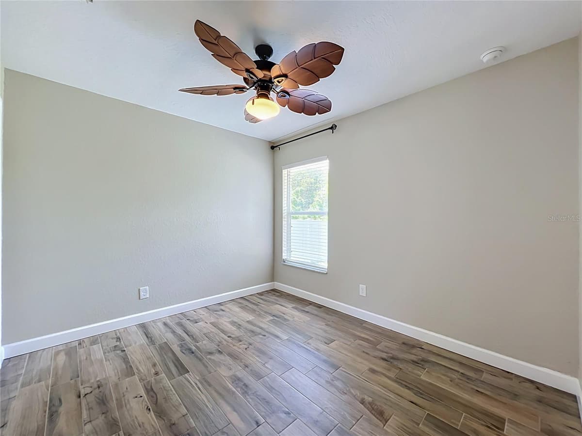 1193 LAKE LUCERNE CIRCLE — photo 20 of 39
