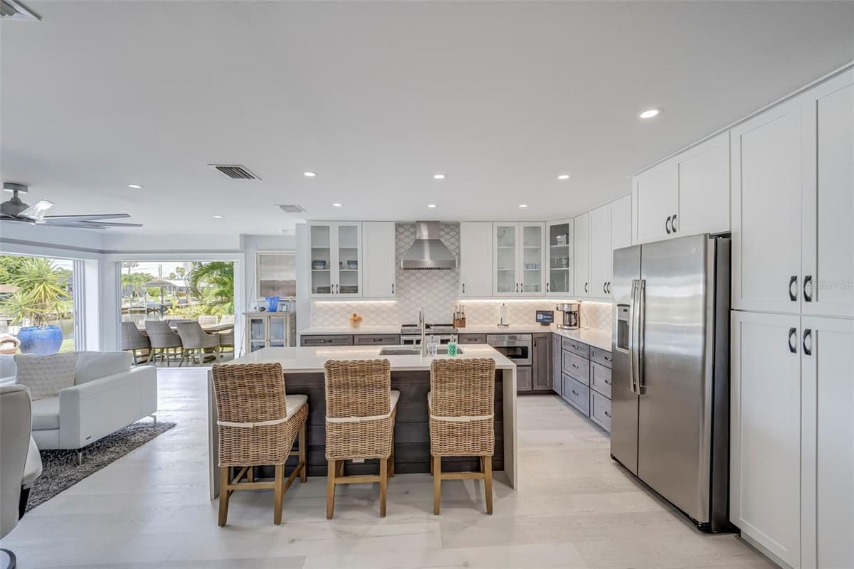 5204 TOWER DRIVE — photo 7 of 45