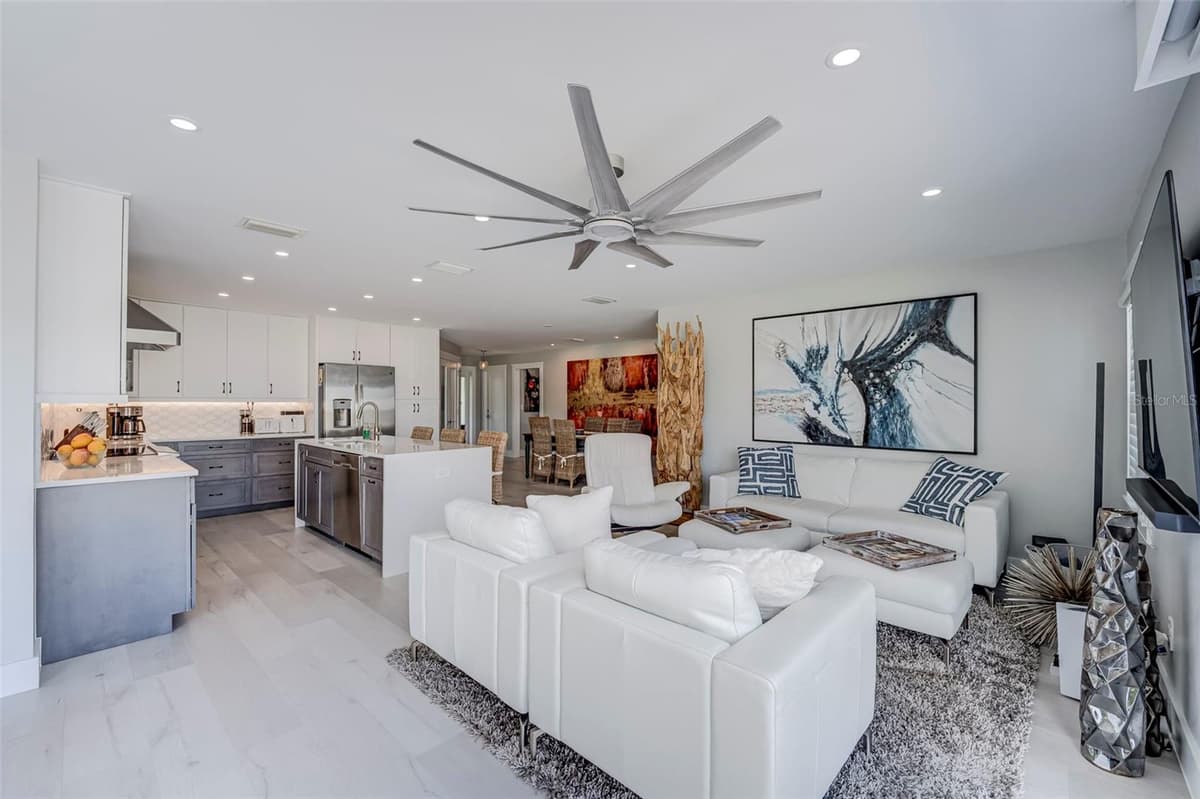 5204 TOWER DRIVE — photo 12 of 45