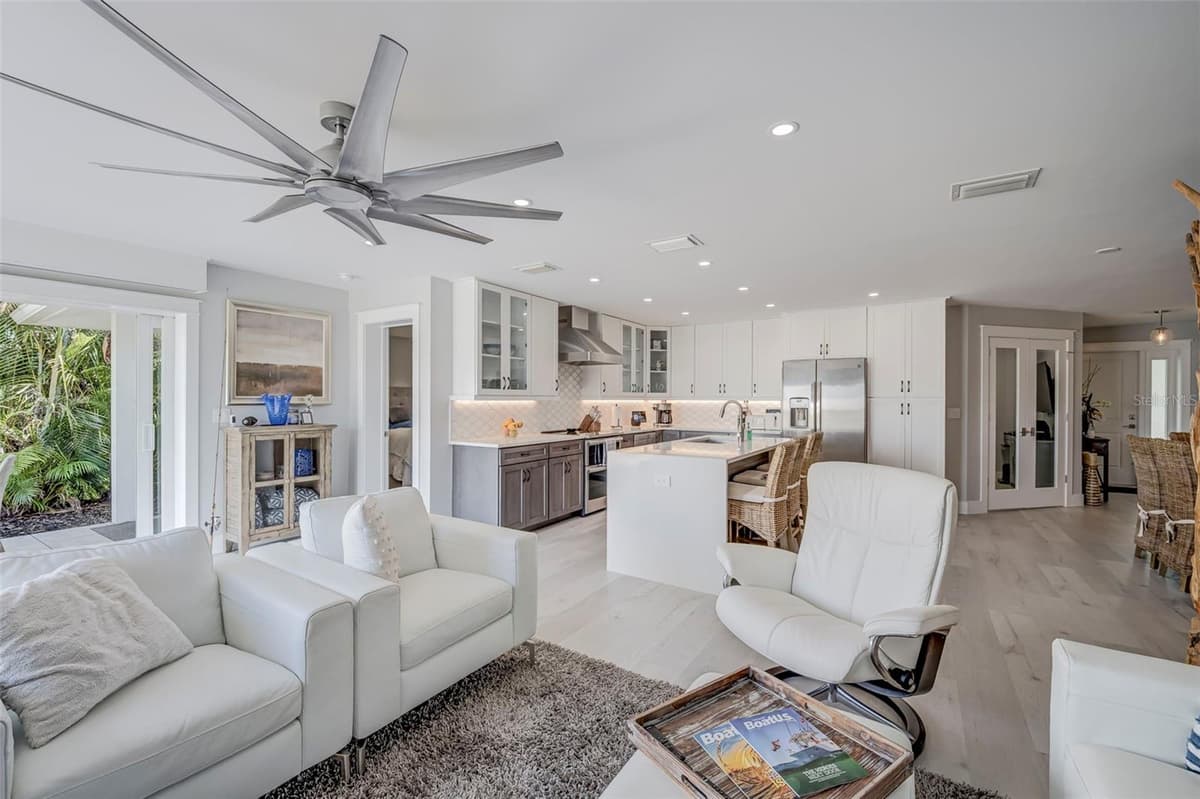 5204 TOWER DRIVE — photo 13 of 45