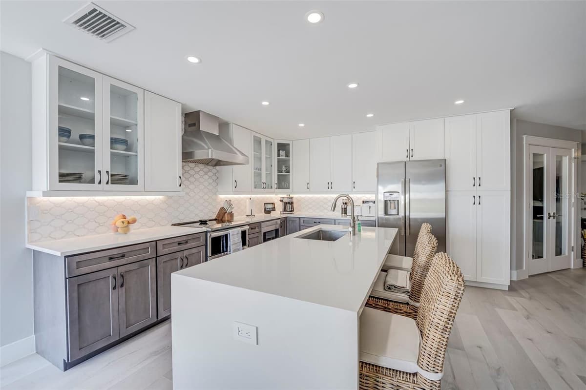 5204 TOWER DRIVE — photo 14 of 45