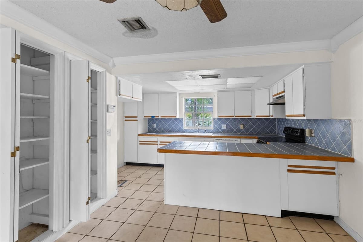 2467 FIELDINGWOOD ROAD — photo 5 of 15