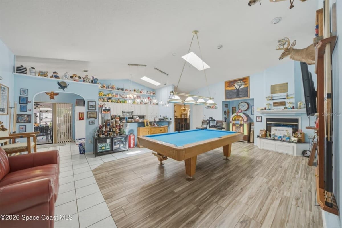 4562 HELENA DRIVE — photo 20 of 44