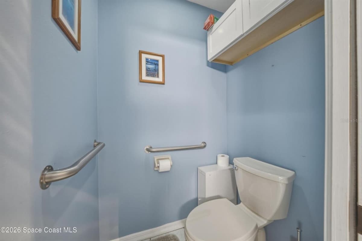 4562 HELENA DRIVE — photo 36 of 44