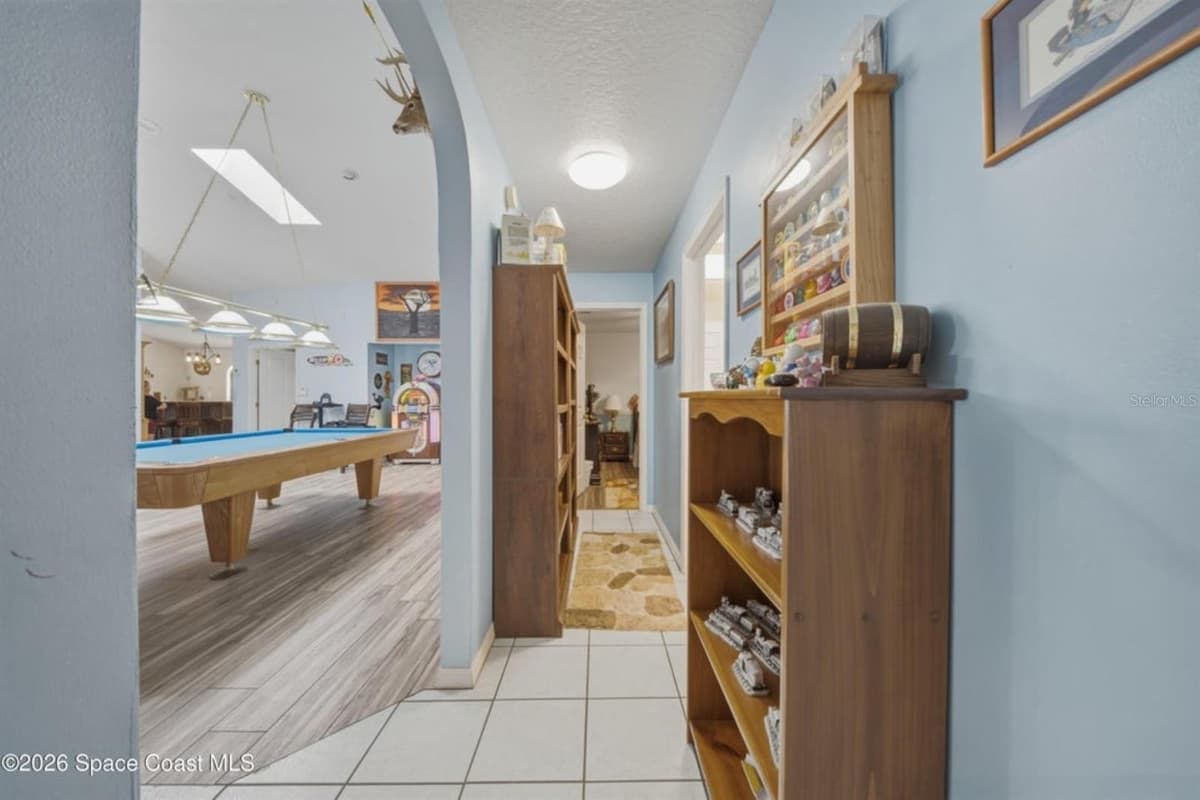 4562 HELENA DRIVE — photo 27 of 44