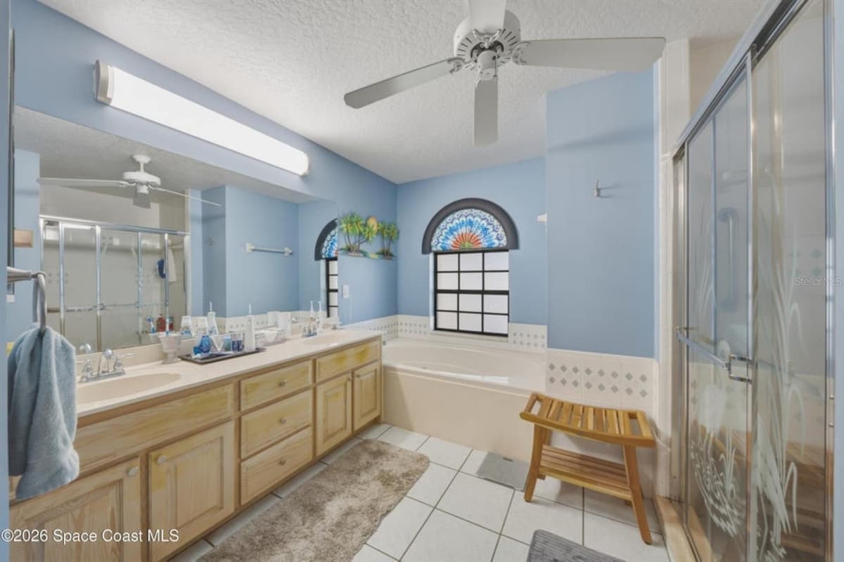 4562 HELENA DRIVE — photo 35 of 44